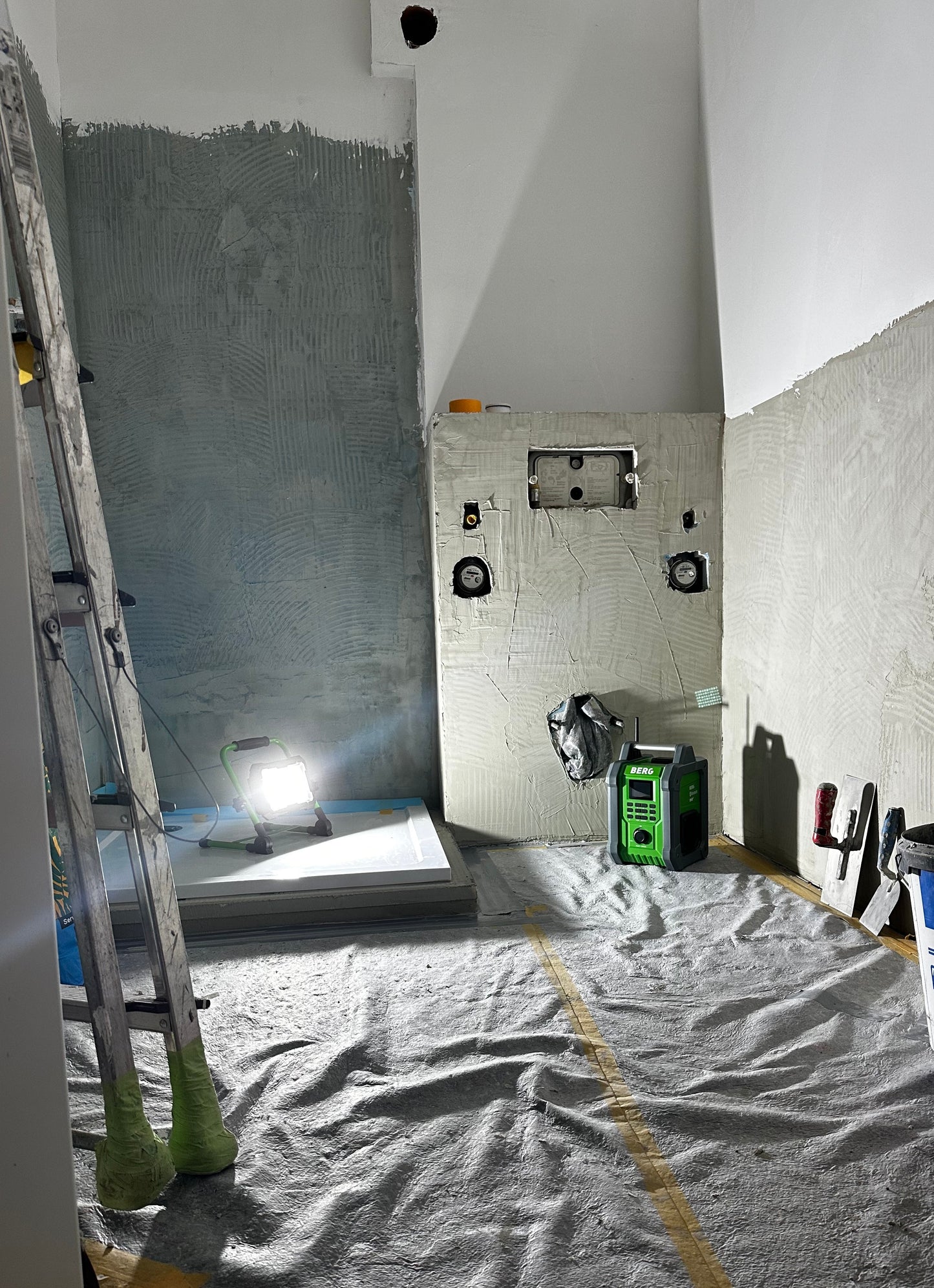 BERG AKKU LED-STRAHLER BCL FOLD LED 50 AKKU - IP54 inkl. Fußgestell - BERG TECTOOL GmbH