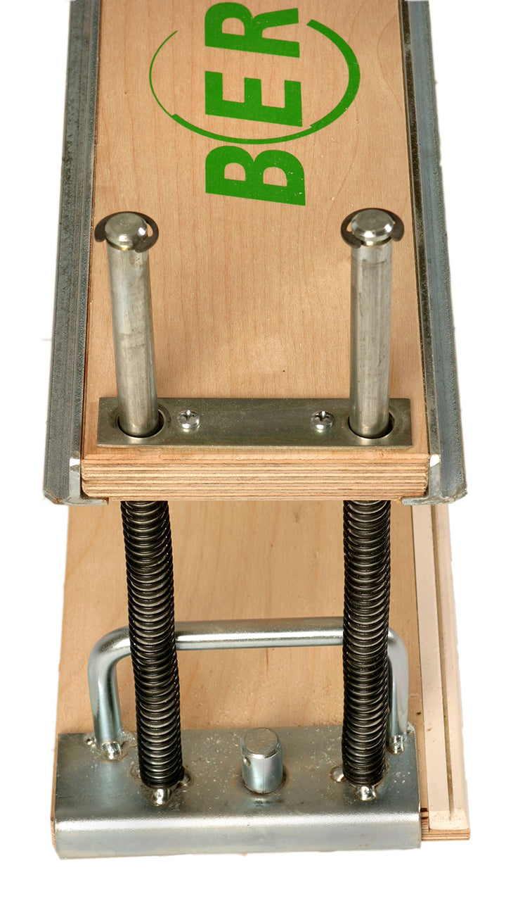 DÄMMSTOFFESCHNEIDEMASCHINE DSM ISOCUT® 1025 - BERG TECTOOL GmbH